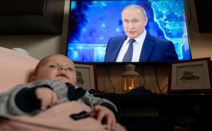 Инициативу об ограничении выплат на детей озвучили в Минтруда России